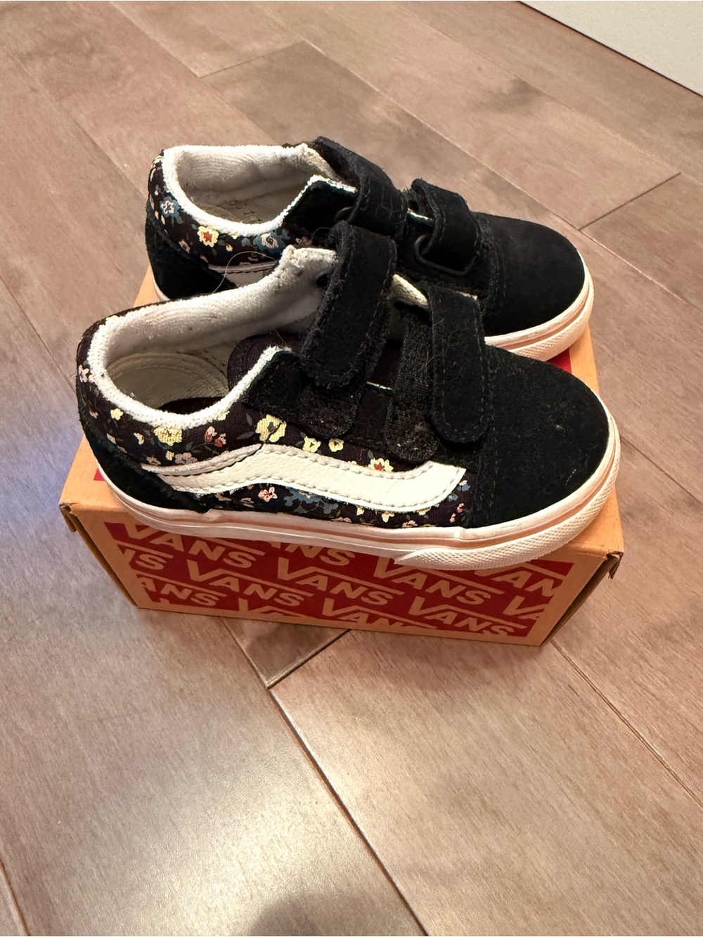 Vans Toddler Black Floral Old Skool Velcro Sneakers